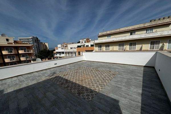 Weitläufige Dachterrasse