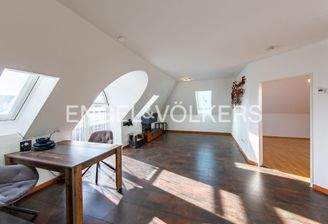 Großzügiger und heller Wohnbereich