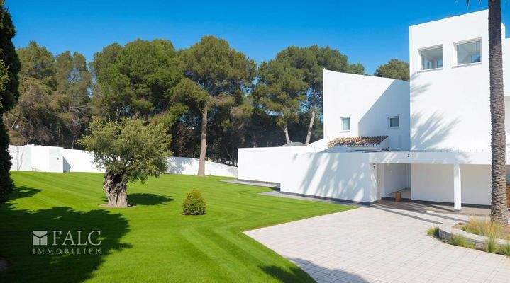 Villa & Vordergarten