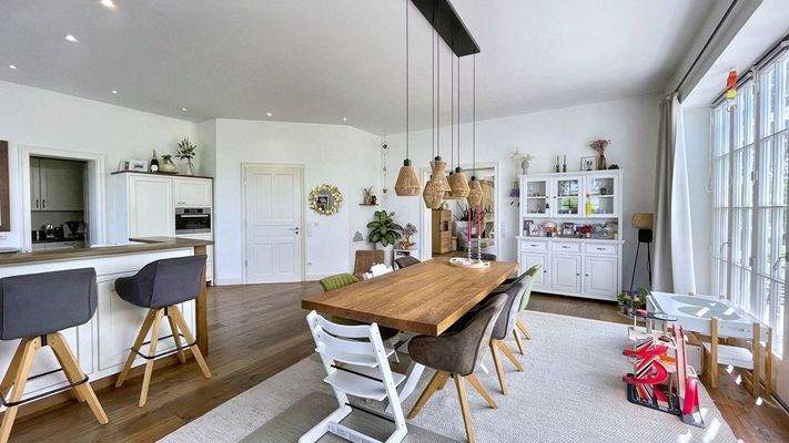 großzügiger Essbereich