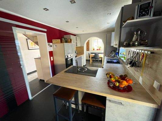 Küche mit Terrassenzugang (EG)