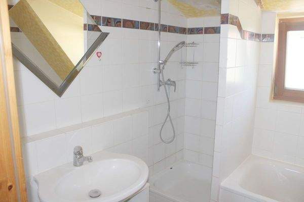 ... und KLEINEM Bad ...