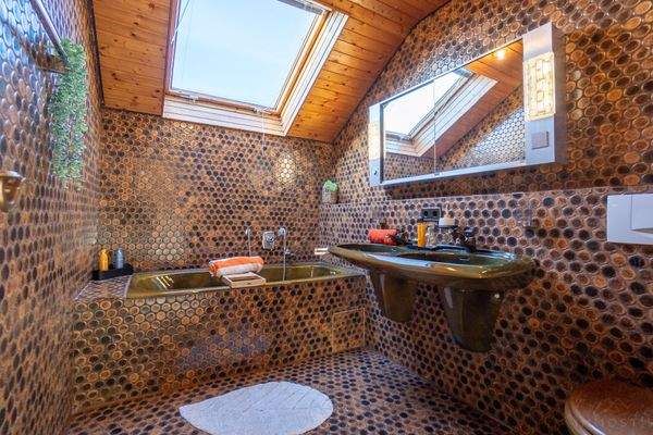 Großes Tageslichtbadezimmer