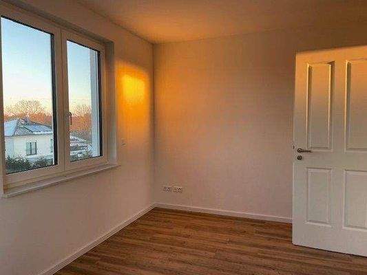 Schlafzimmer in der Abendsonne (Beispielwohnung)