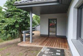 überdachter Terrassenbereich