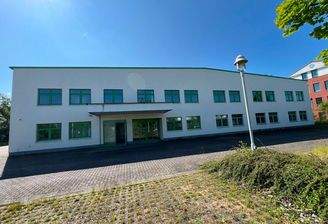 Frontansicht Büro über zwei Ebenen