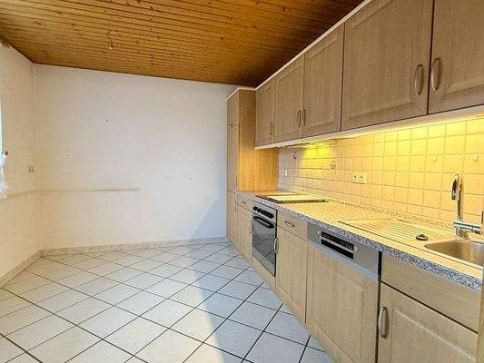 Küche mit Einbauküche