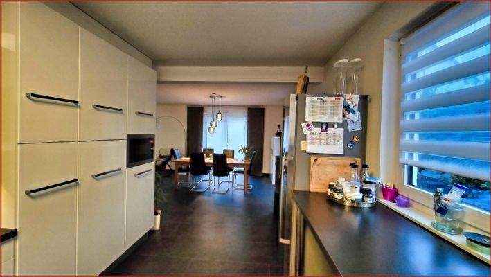 Küche - Sicht auf Essbereich