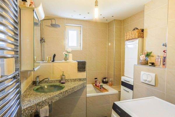 modernisiertes Badezimmer