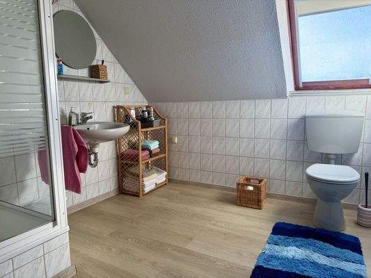 Duschbad im Dachgeschoss