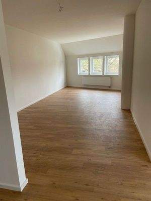 Whg. rechts Essbereich.jpg