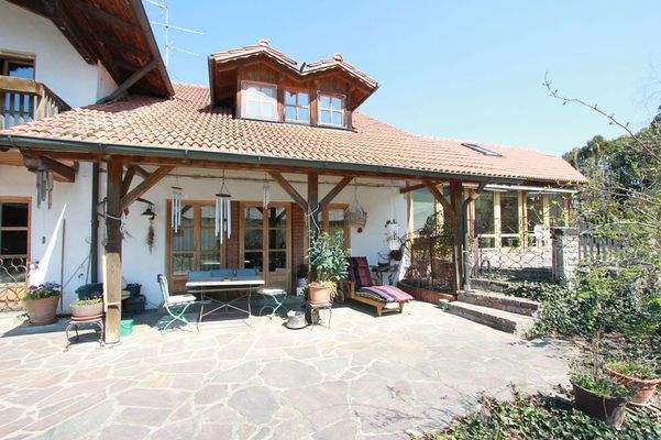 überdachte Terrasse