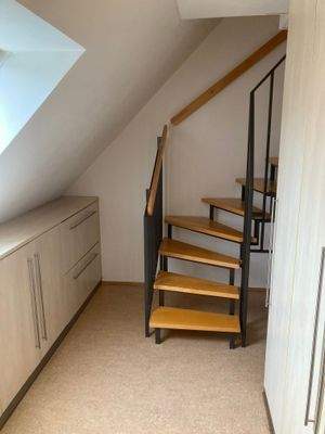 Treppe zum DG aus Ankleide