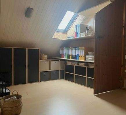 ... kleinem Abstellraum