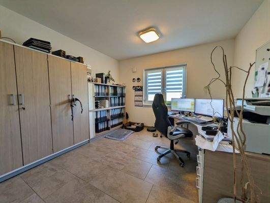 Kinderzimmer/Arbeitszimmer