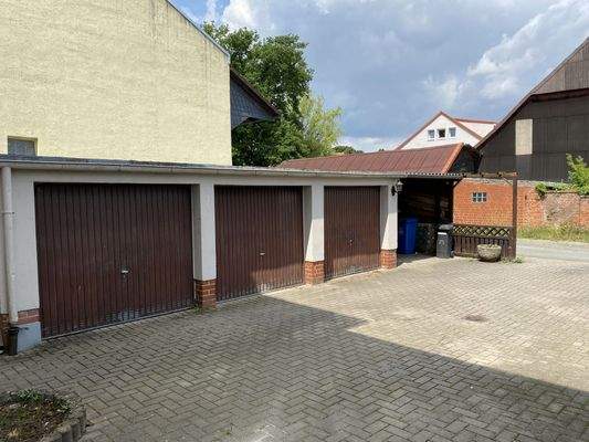  Garagen mit Carport