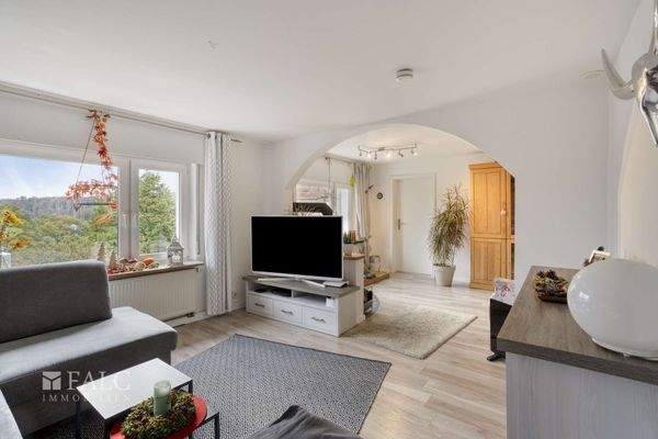 Wohnzimmer (Hauptwohnung)