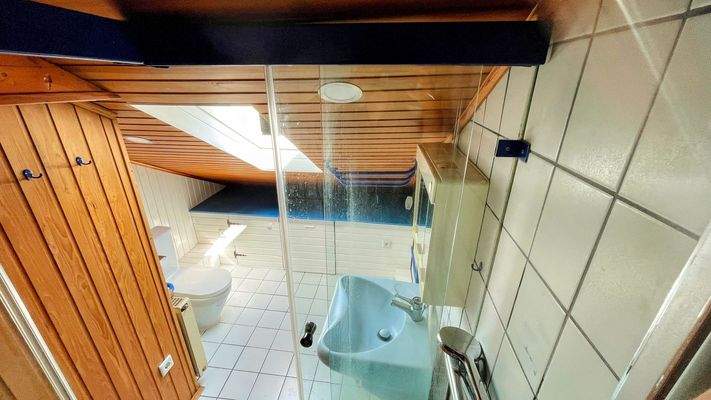 Dachgeschoss 2. Badezimmer