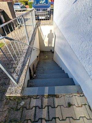 Kelleraußentreppe zum Fahrradraum