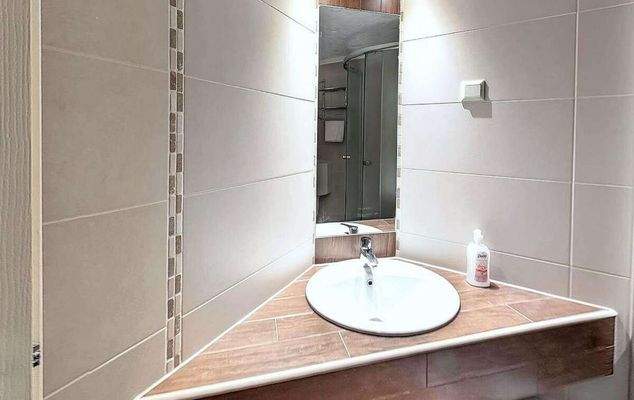 r1611818,31__furdoszoba_23,-138.56,14.32,100.00.jp