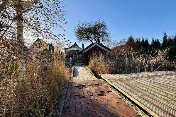 Terrasse am Gartenteich