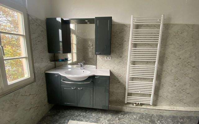 Zimmer mieten in Esslingen für Zeitwohnen möbliert Zimmer 2  bad 2.jpeg