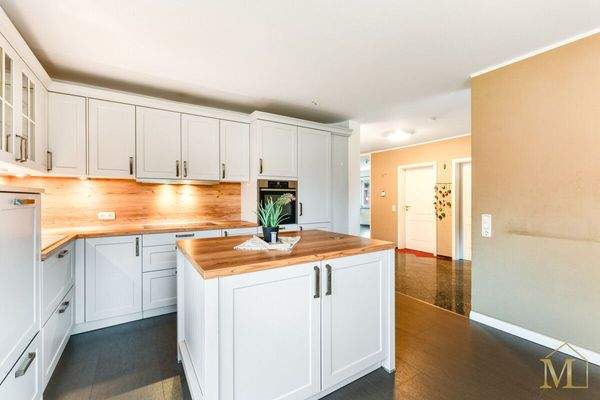 Küche mit Kochinsel