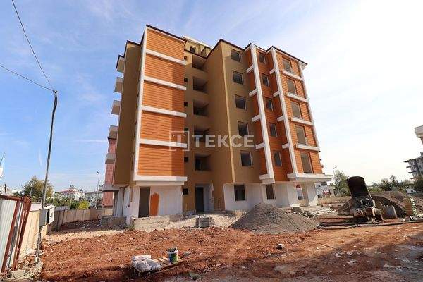 Apartments for Sale in a Complex with Pool in Kepez