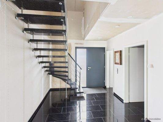 Blick vom Wohnzimmer in Richtung Eingangstür