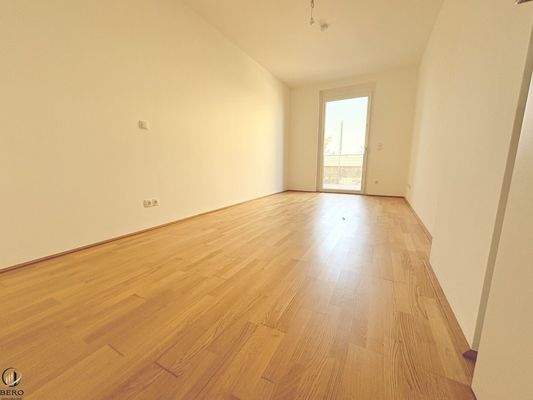 2. Zimmer Richtung Balkon