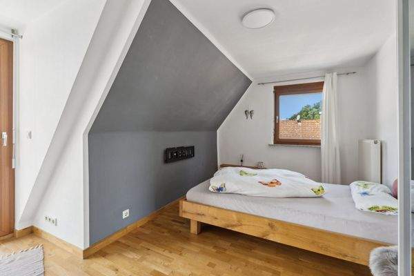 Zimmer Dachgeschoss_1