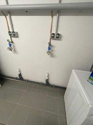 Eigener Waschmaschinen- und Trockneranschluss