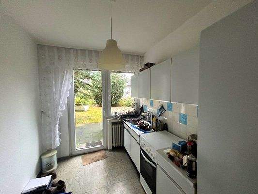 Küche im EG mit Zugang zum Garten