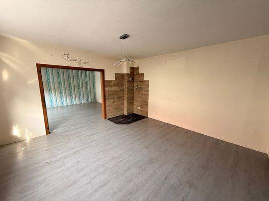 15 Wohnzimmer linke Hälfte