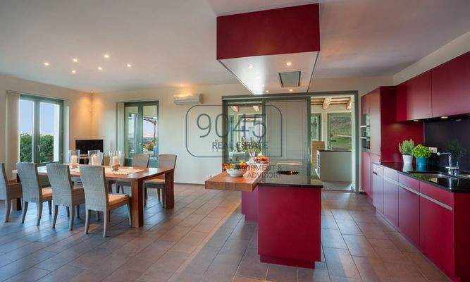 Luxusvilla mit Gästehaus und Panoramablick – Nähe Adria, Marken