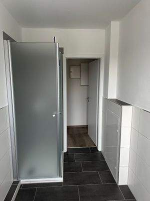 Modernes Badezimmer