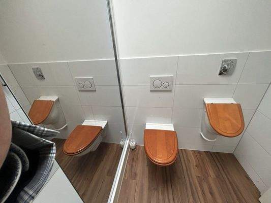 Gäse WC große Wohnung 