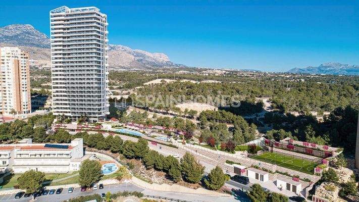 Apartments in a Comprehensive Complex Near the Beach in Benidorm