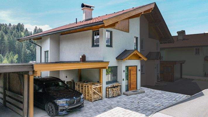 KITZIMMO-Exklusives Haus in sonniger Lage kaufen - Immobilien Kitzbühel.