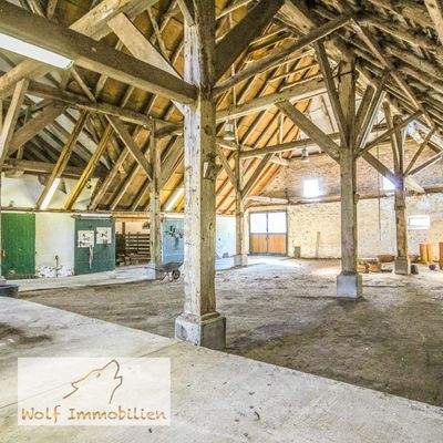 Scheune hoch und hell