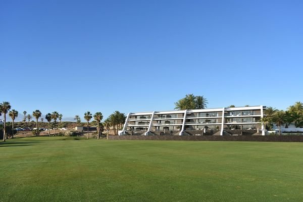 Erdgeschosswohnung mit 2 Schlafzimmern und großer Terrasse in 1. Linie des Amarilla Golfplatzes