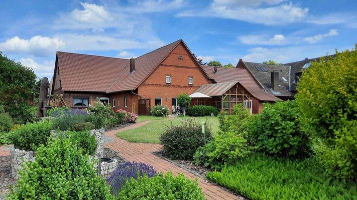 Hausansicht vom Garten