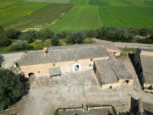 Traditionelle Finca mit diversen Gebäuden zum Verkauf in Villafranca, Mallorca