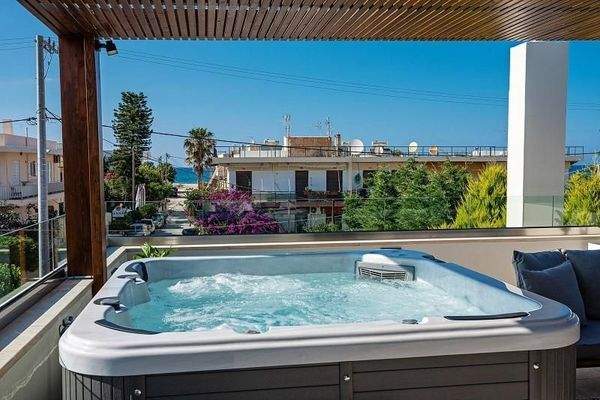 Kreta, Rethymno: Drei Luxusvillen, nur einen kurzen Spaziergang vom Strand entfernt zu verkaufen