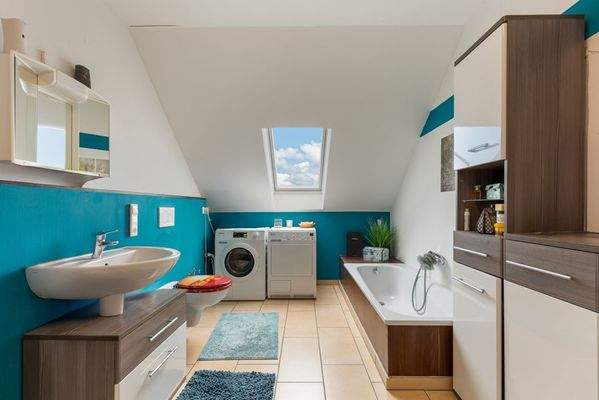 Badezimmer im Dachgeschoss
