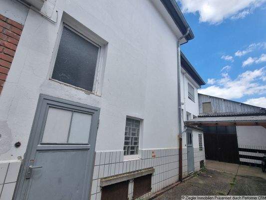 03 Ansicht Mittelbau und Scheune mit Hinterhaus