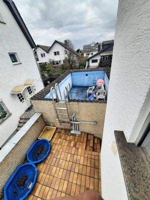 Pool auf Doppelgarage