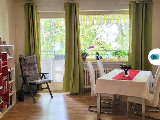 Ansicht I: Wohnzimmer mit Zugang zur Loggia