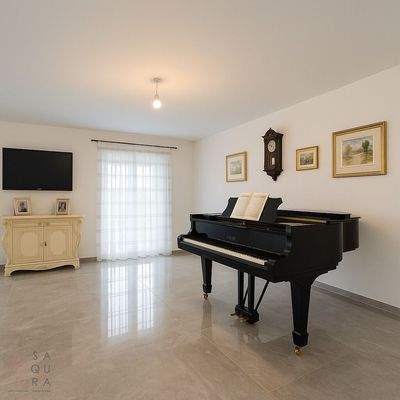 B18D7635-7EA4-4BF4-AAB5-36A19309361B