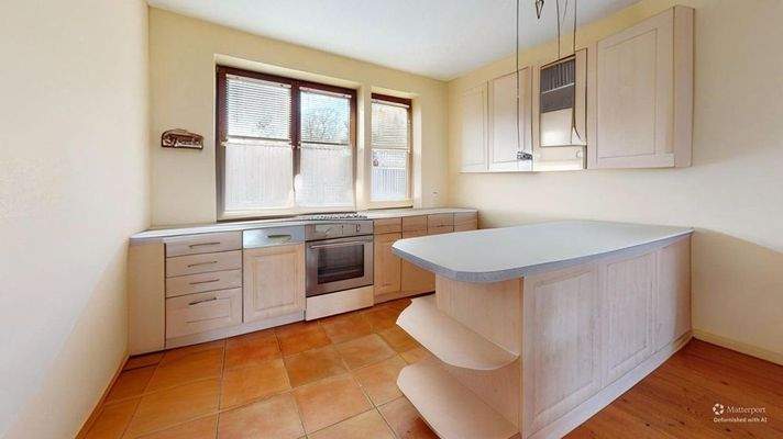 40B-Am-Strand-Kitchen-Defurnished